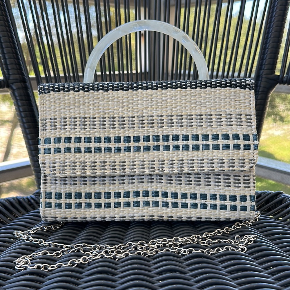 Woven Straw Rattan Structured Handbag - Picture 3 of 11